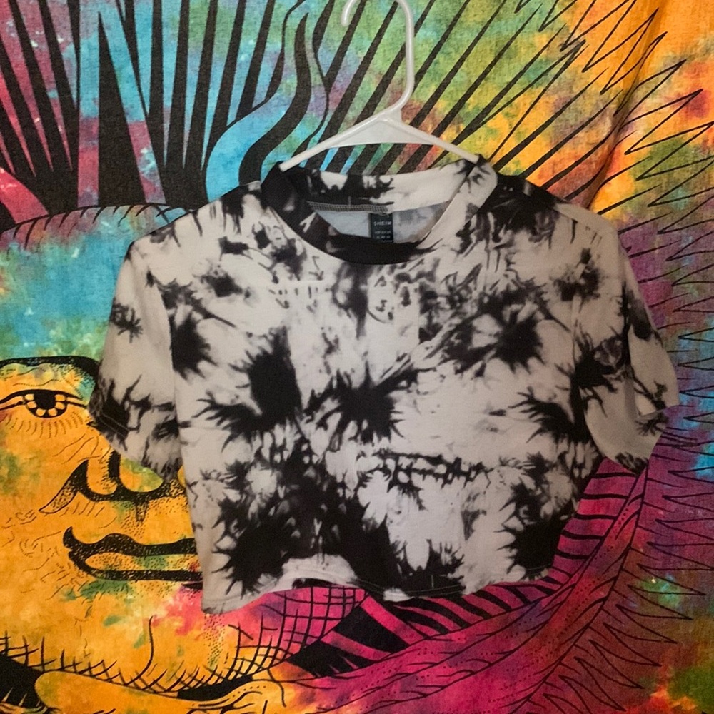 black & white tye-dye crop